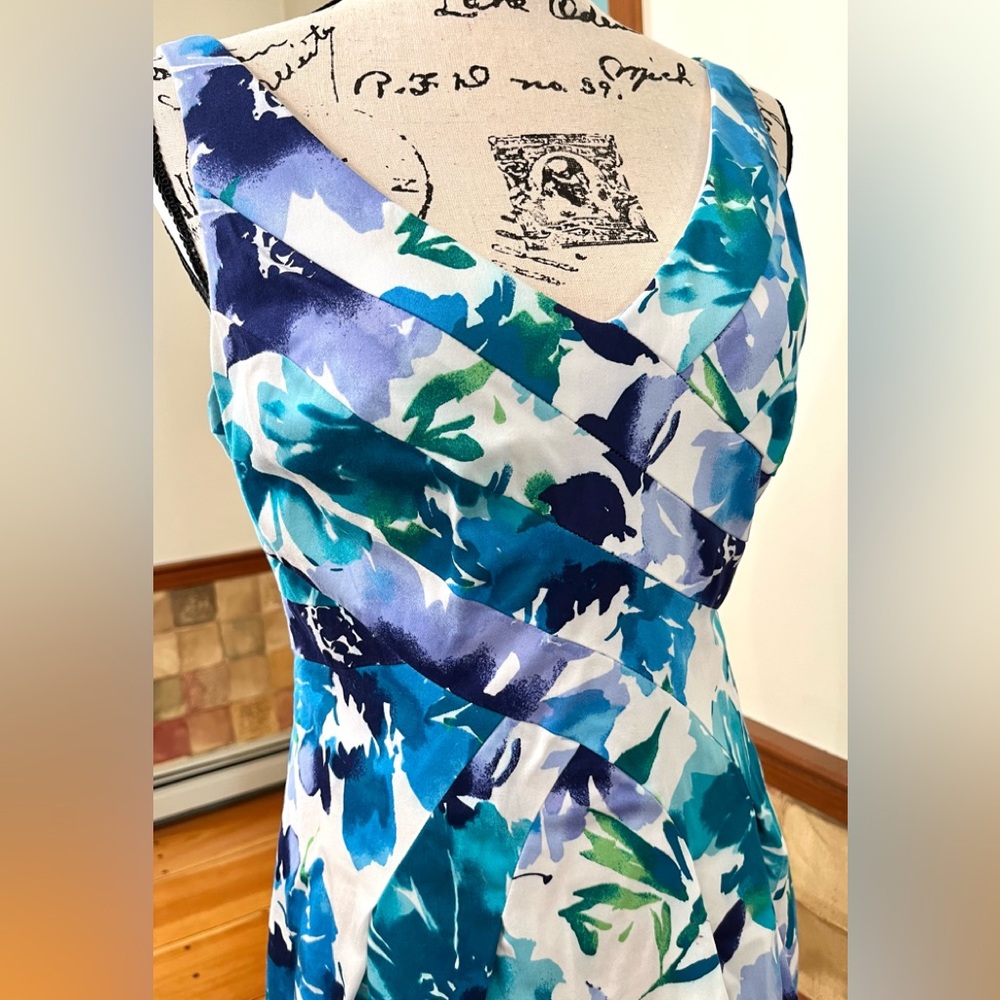 Chap’s Spectacular Vibrant Women’s Dress - Picture 5 of 16